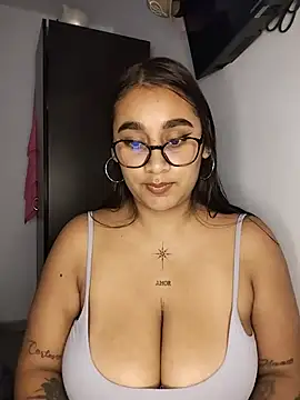Mia_skyy18 - Show your tits mia 🍒