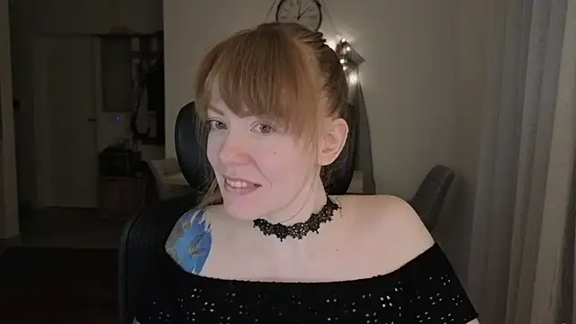 Aurora_Velvett_