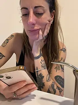 TLG_ferchule - Me quedo en tetas