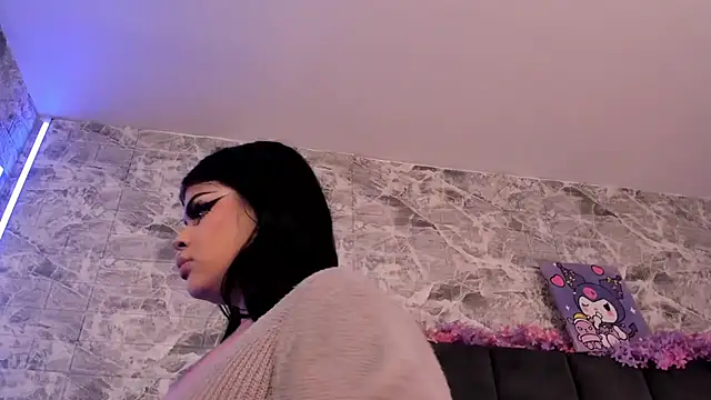 Missy_Aprill - SHow my boobs and play nip´ples