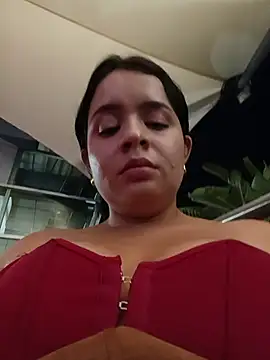 Julieth_hot-69 - Topless in a clothing store 😏🍒😈