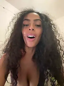 Yasmingarcia - Finger fuck pussy + explicit vid LT 🙈