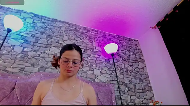 Nicky_angel1 - 4 fingers pussy