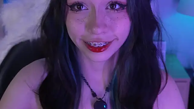 Kitticam - Fingerme + spit my tits🍒💦