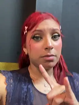 GiaRedd - flash boobs
