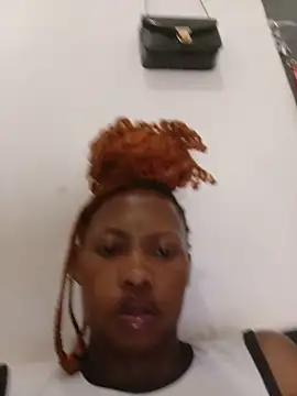 Sweethoneypot25 - Flash fat pussy outside