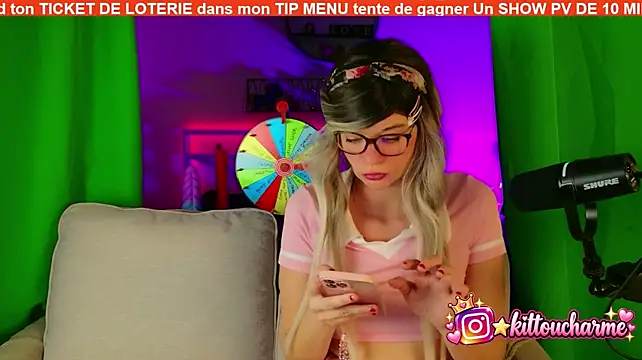 Kittychatte - ACTION ! Je tourne la roue 🥵VS🎁