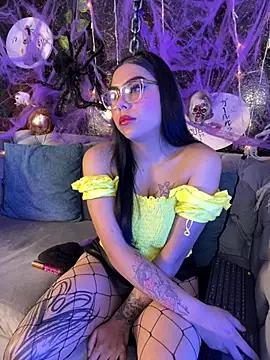 Moonlight_gp - Flash my bare tits and squeeze them