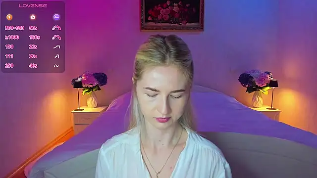 Julie_Blaze - Come play with me ;)