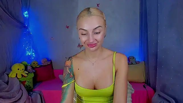 YourLizzyDoll - stay topless 2 min