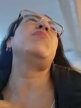 Lauryn_Jones - Show my ass