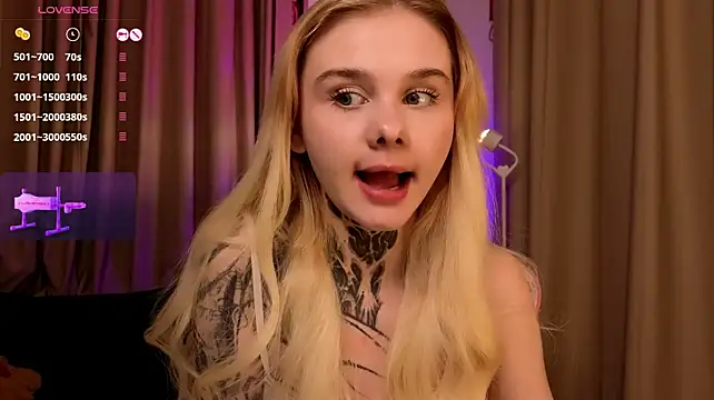 Britney_Lynch - Take off shorts+tease ass