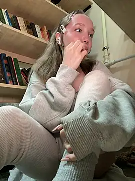Bambi_lu - drool on boobs n into a BOOK📕💦