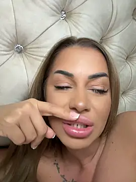 KirstieVegas - Missionary fuck me hard😈🎁Last Tip