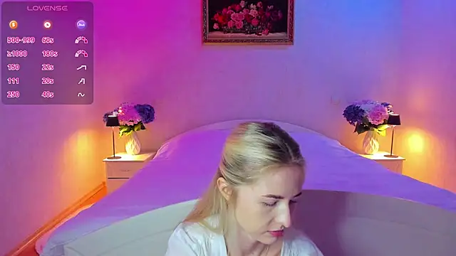 Julie_Blaze - Come play with me ;)