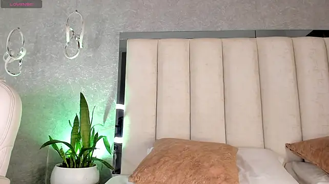 SheylaVelvet - Spread pussy, show my Clit