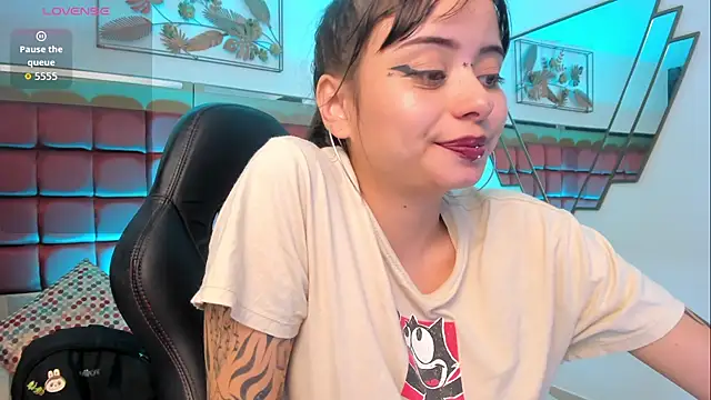 SaskiaGrendel - Explicit face sitting