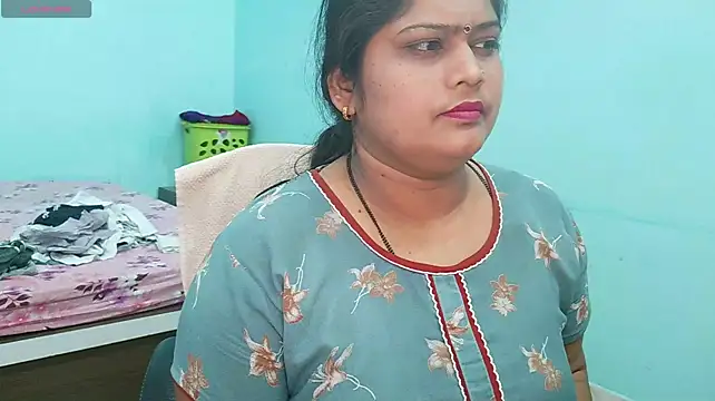 SWEETY_RANI - ass oiling and pussy show