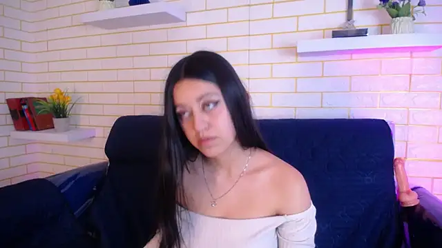 Bella1126 - Blowjob in POV + Show tits 💜