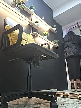 Lauryn_Jones - Show my ass