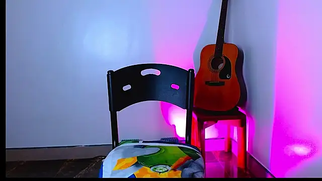 Violet-lois - fist in the vagina