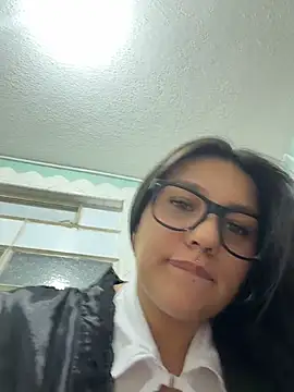 Emily_Gomezz - Play pussy with dildo