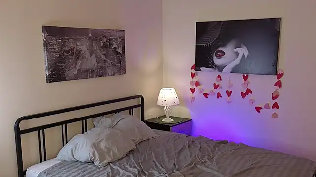 Barbara_Little - Doggy masturbate in panties