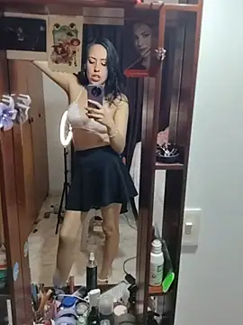 Queen_Ashly - Naked + spit tits + play pussy