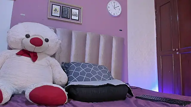 AGATHA_BRUNNETT - FINGERS PUSSY