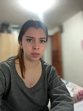 Cloew_Marz - Show and oil + Fingers in pussy