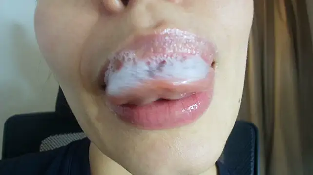 Lisbet21x - Lis fills my cock with your thick saliva