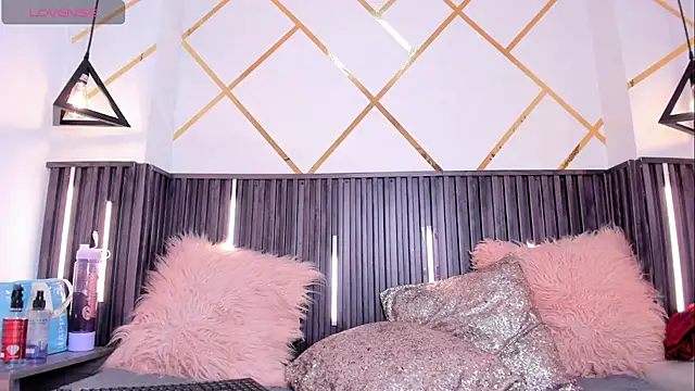 MeganNightt - Oil or lube on ass😈🔥🍑