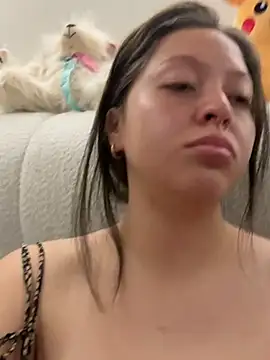 Clara_Belle - show boobs and salive