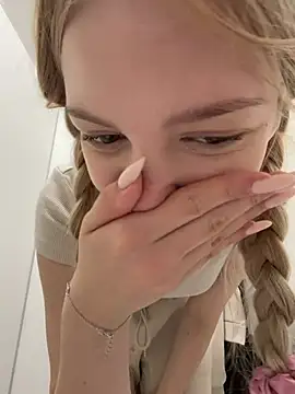 Elsawhere - slide hand in panties behind driver 🚕