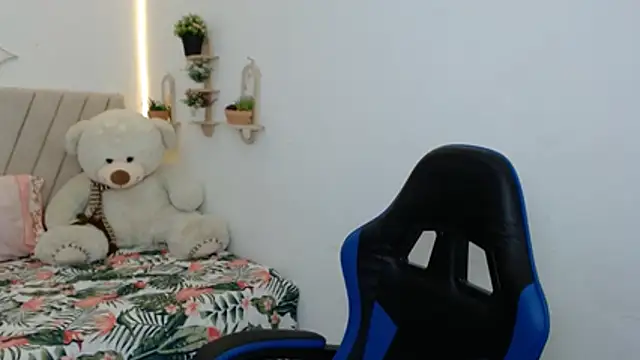 Mature_martina