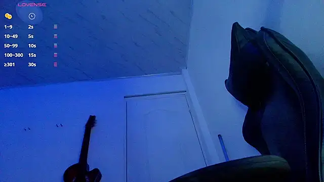 Nicorobinn - Fingers my asshole+ slurp my juices