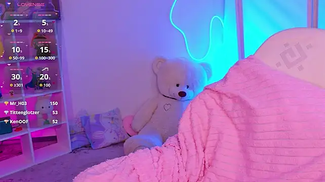 M1mmi - doggy pose+panty teasing