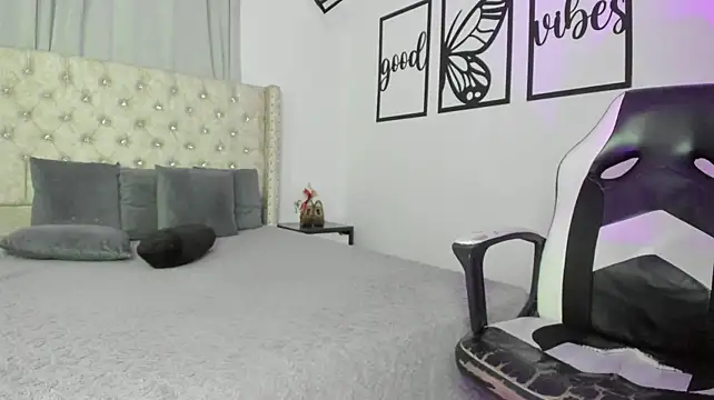 M_o_r_i_t_a - 😜 FINGER IN MY ASS 😘