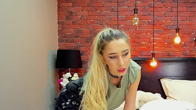 ChristynaRoss - SQUIRT SHOW