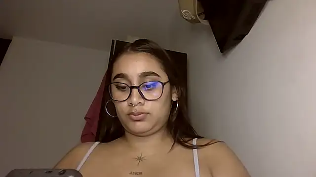 Mia_skyy18 - Show your tits mia 🍒
