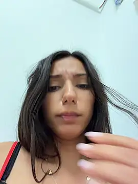 -_MiaQueen_- - Hi guys