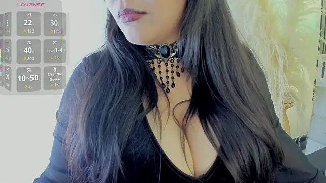 AmberGreyy_ - Oil in my big boobs 🖤