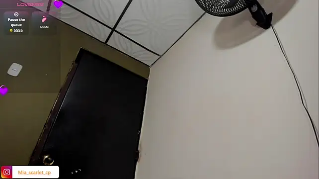 Mia_scarlet69 - Rub ice in pussy