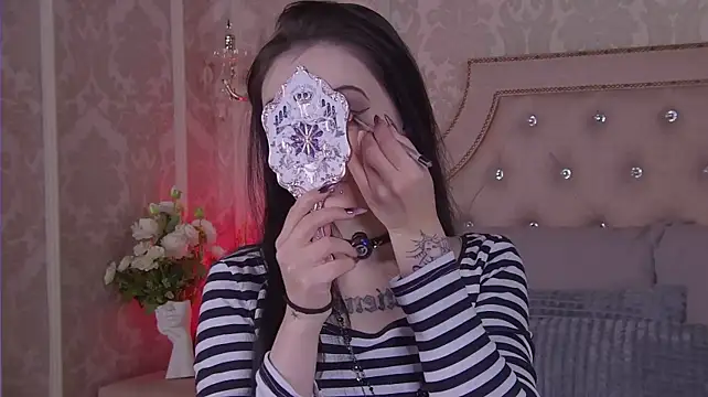 Heather_Ivy - 2fingers pussy to mouth