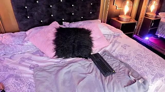 LiaLovet - LICK the tip of your cock 🍆