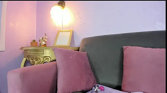DoveMullerr2 - Masturbating under my panties