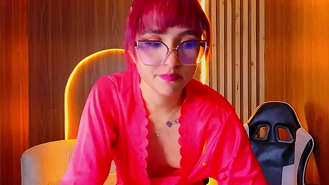Liss_red_tx - spank boobs