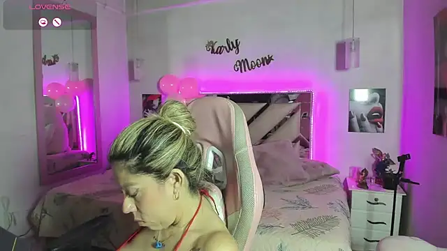 Karly_moon - handjob with my tits