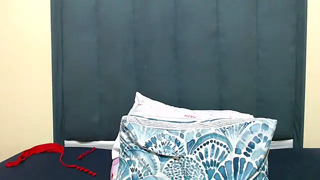 Kittykhloe22 - finger pussy