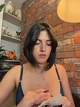 SeleneHale - Finger my pussy close to you